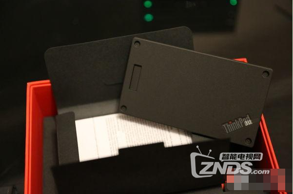 叠起来才舒服，越叠越强越幸福：ThinkPad 投影模块