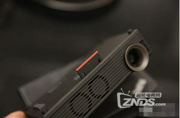 叠起来才舒服，越叠越强越幸福：ThinkPad 投影模块