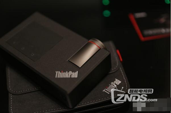 叠起来才舒服，越叠越强越幸福：ThinkPad 投影模块