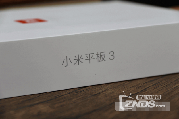 小米平板3开箱：设计不变 新增香槟金色