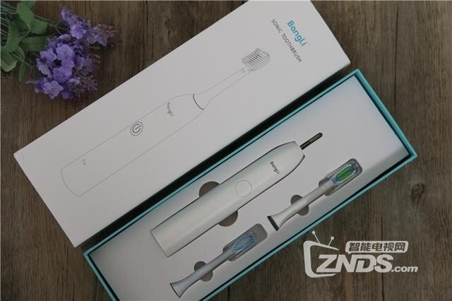 声波电动牙刷能做按摩？不仅深层洁齿更呵护牙龈