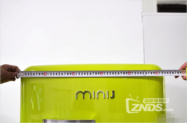 颜值秒杀各大品牌——互联网品牌小吉迷你冰箱开箱