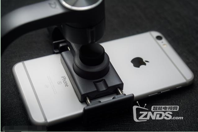 智云Smooth Q稳定器体验：这一波实在太稳了