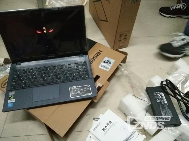 升级七代台式机i3——神舟战神K670D-G5D1游戏本拆解