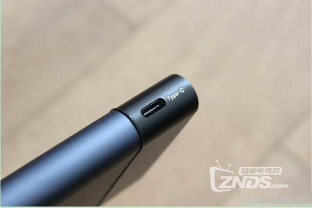 矿物氧化出锖色——台电Type-C 锖色 数显移动电源