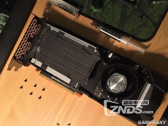 新核弹Titan Xp开箱拆解：游戏跑分很逆天