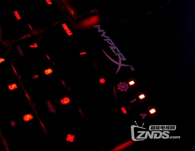 体验HyperX Alloy阿洛伊红轴机械键盘，它为电竞而生