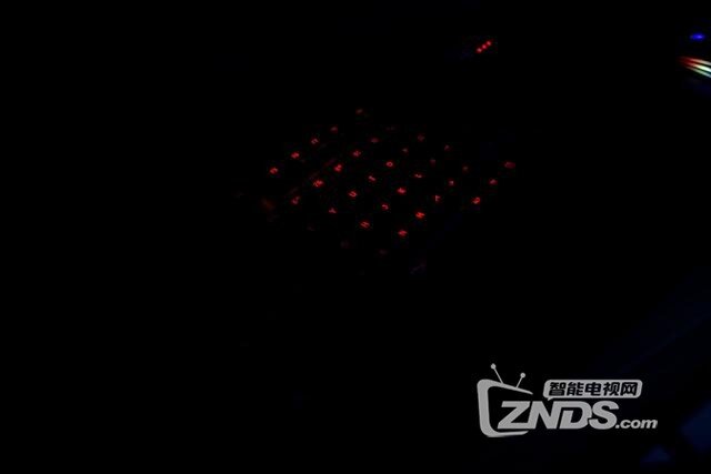 体验HyperX Alloy阿洛伊红轴机械键盘，它为电竞而生