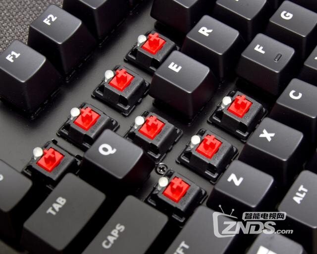 体验HyperX Alloy阿洛伊红轴机械键盘，它为电竞而生