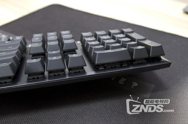 体验HyperX Alloy阿洛伊红轴机械键盘，它为电竞而生