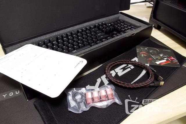 体验HyperX Alloy阿洛伊红轴机械键盘，它为电竞而生