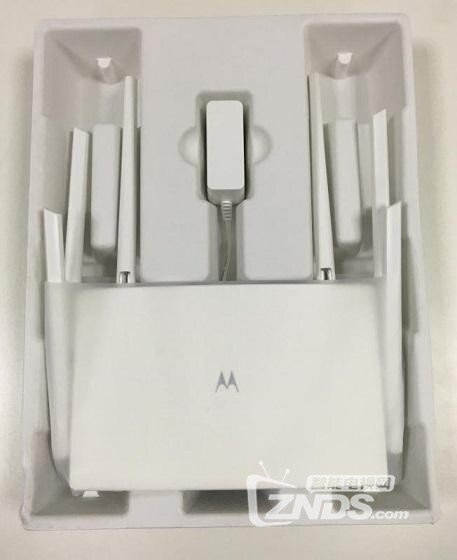 MOTO摩路由M2就这样出现了
