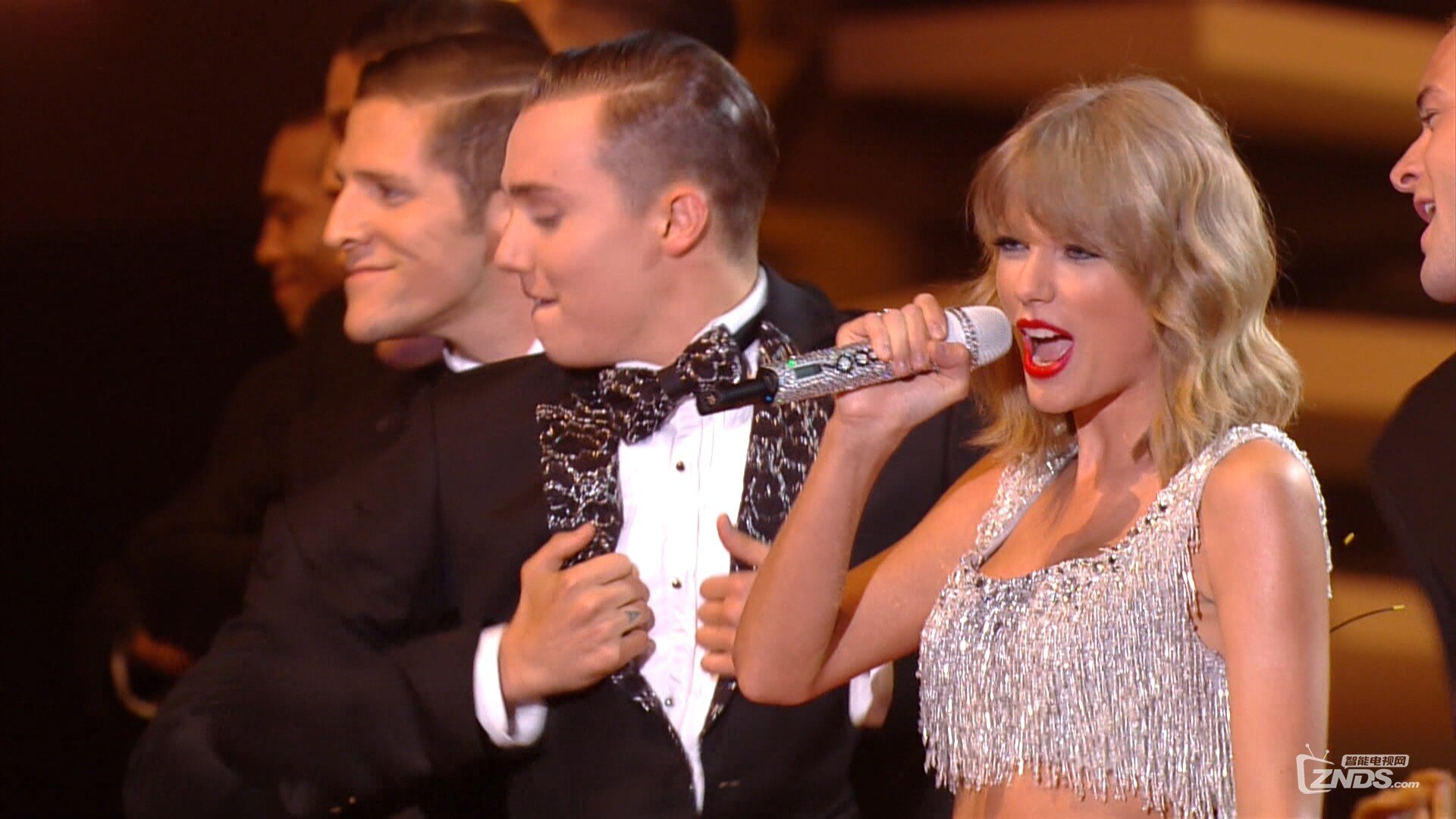 高清演唱会 Taylor Swift Shake It Off2014年vma颁奖典礼现场版4k资源交流znds