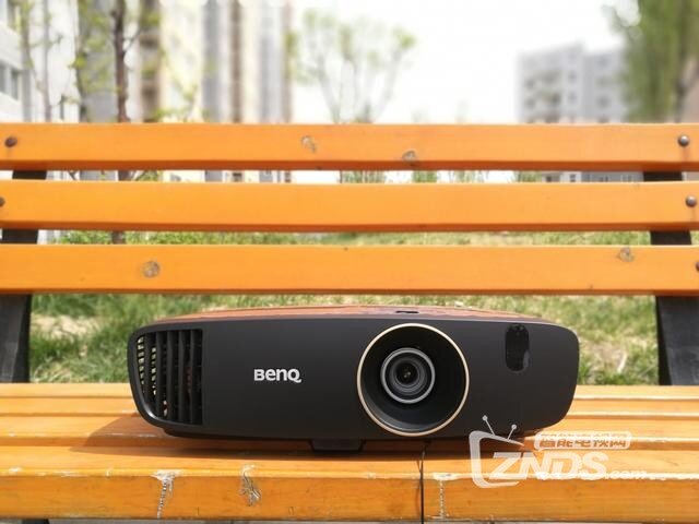 投影界的“色准大师”——明基家用高清投影W2000+评测