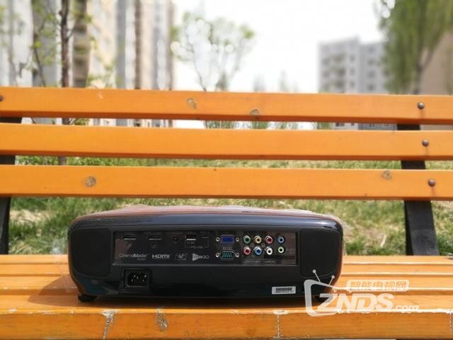 投影界的“色准大师”——明基家用高清投影W2000+评测
