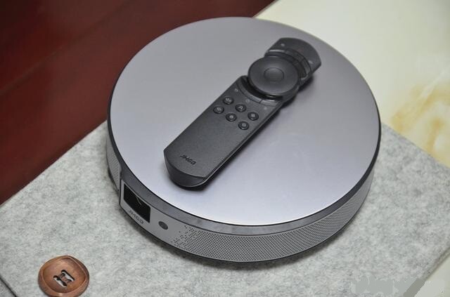 300寸大屏幕玩游戏!坚果C6智能影院评测