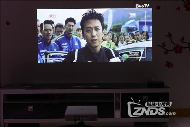投影神器——联想小新T1智能投影简评