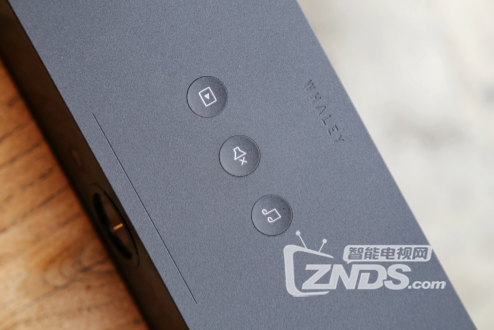微鲸投影k1plus-能袋走的不只音乐 还有百寸巨幕影院