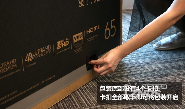 清纯美女上阵!三星旗舰QLED TV独家拆箱