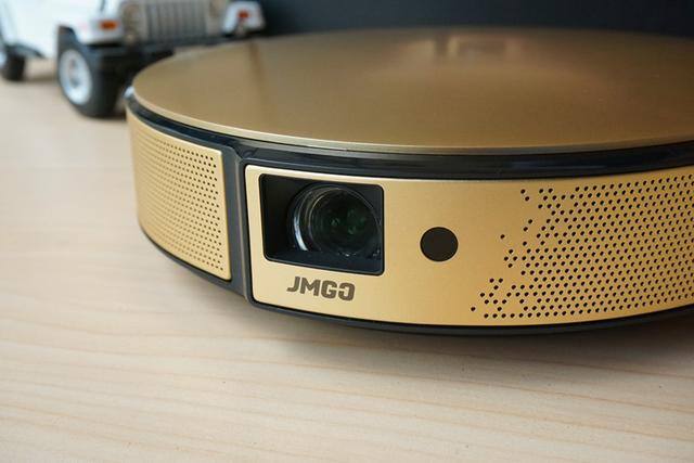 将大屏智能影院带回家——坚果投影悦影e8体验评测