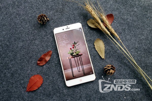努比亚Z17 mini开箱图赏：虽无惊艳，但经典依在