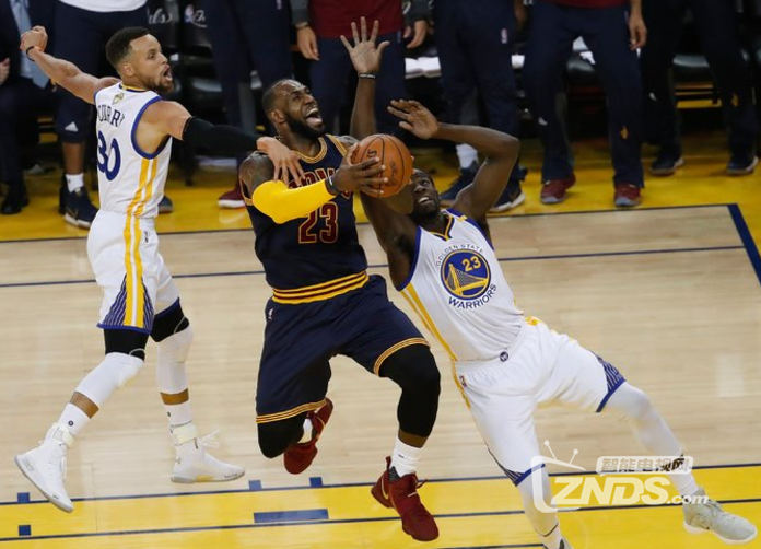 2017nba总决赛直播第一场全场回放 勇士首战大胜骑士