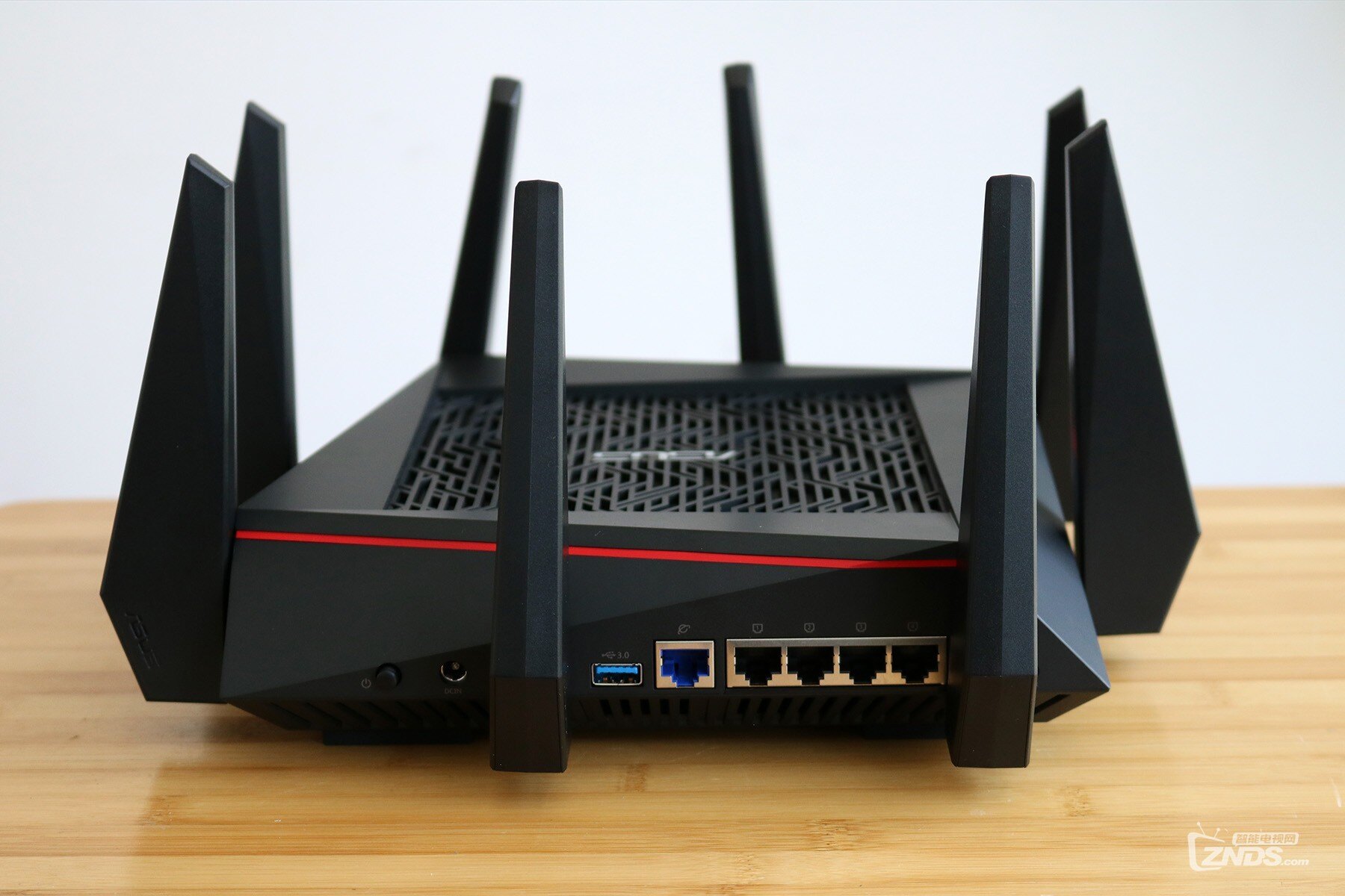 办公和生活理想之选 三款千兆级三频旗舰路由器横评