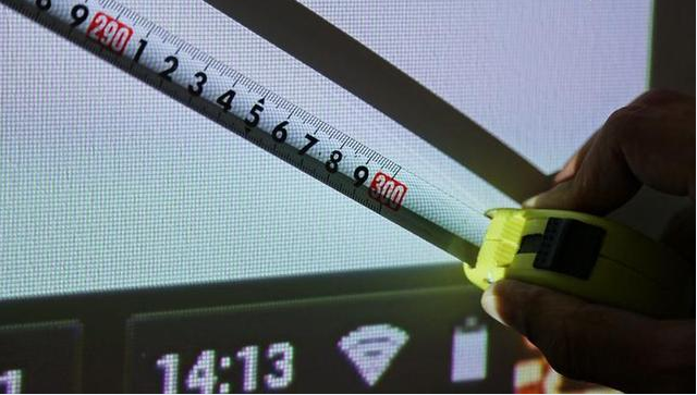 米家激光影院评测：用更大尺寸来征服高级别消费者