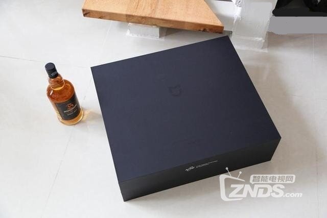 米家激光影院评测：用更大尺寸来征服高级别消费者