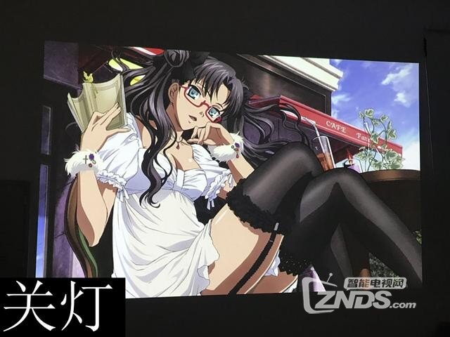 300寸大屏看“美女”  坚果C6智能投影仪评测