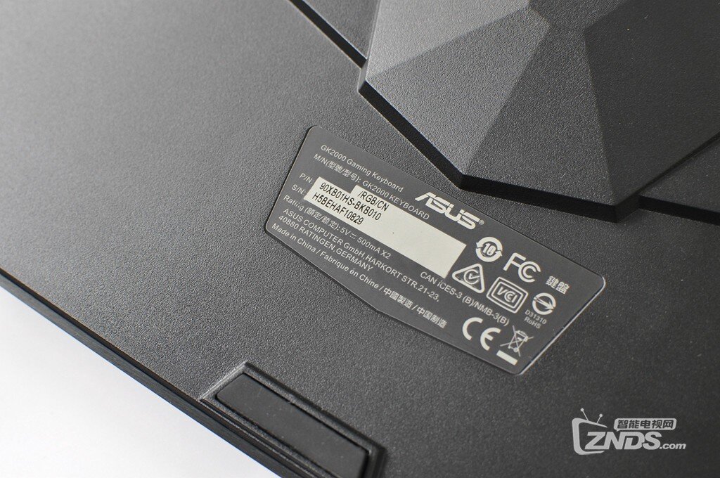玩家国度的信仰停不下来，华硕猎鹰GK2000 RGB机械键盘