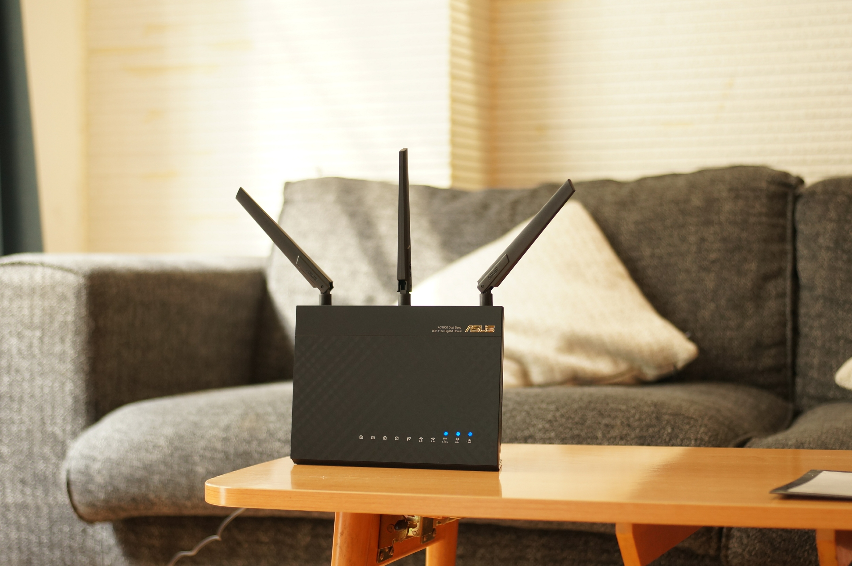 华硕rt-ac1900p,你与荣耀王者就差个路由器!_硬件测评心得_znds