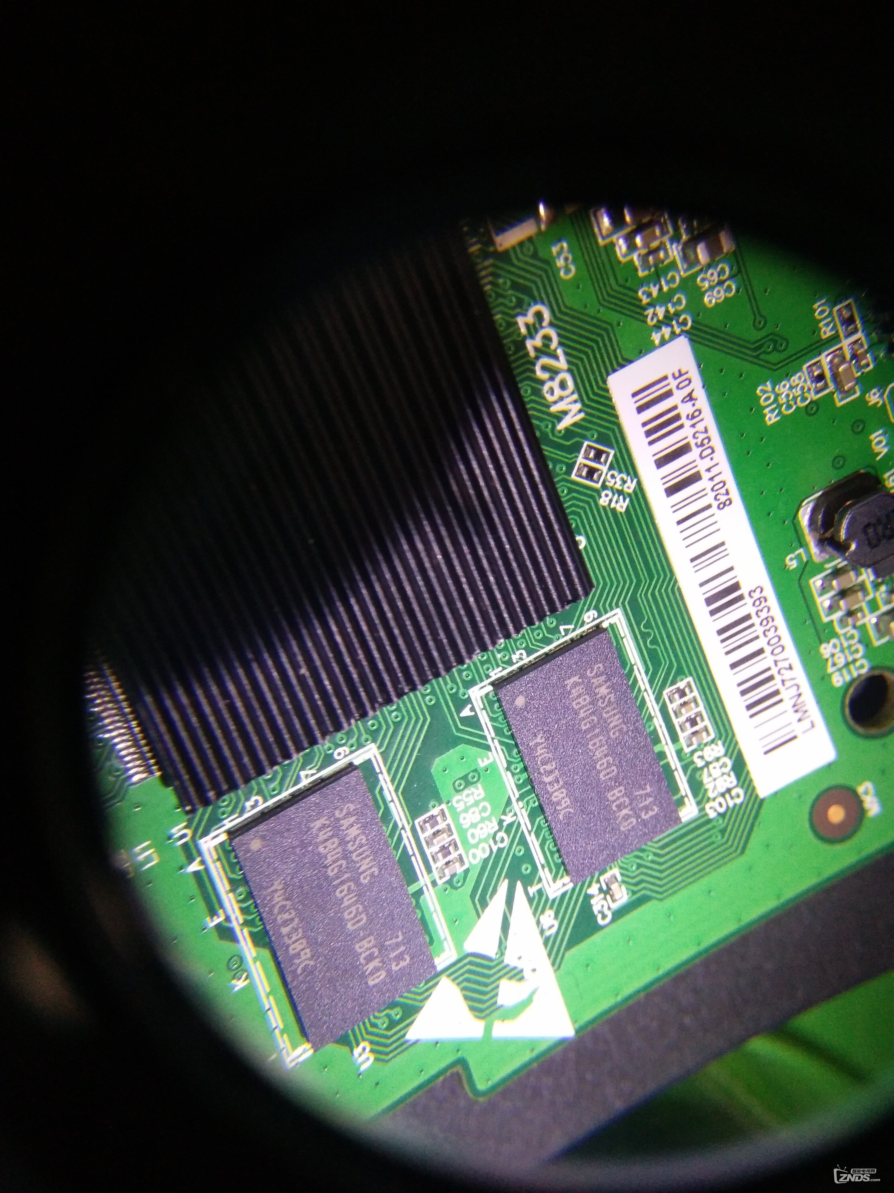 CPU旁边的芯片