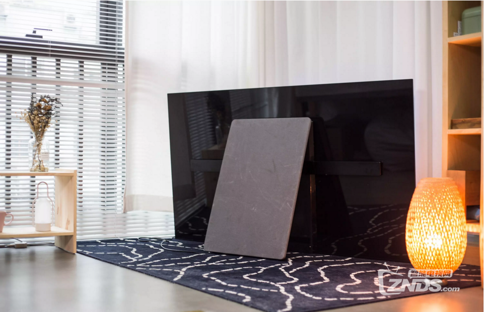 索尼A1与三星Q8C对比评测:OLED与量子点谁