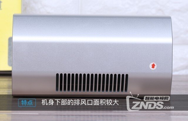 首款便携级1080P 微鲸M1微型投影评测