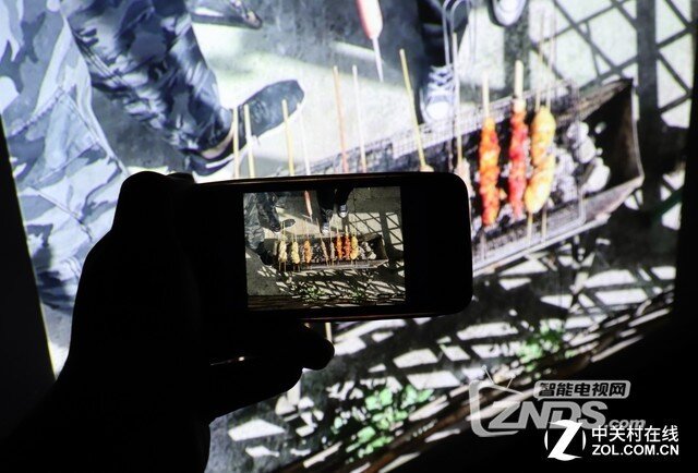 首款便携级1080P 微鲸M1微型投影评测