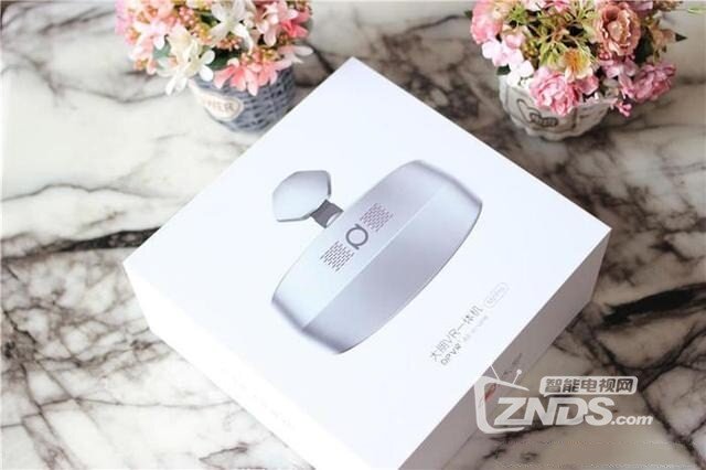 新葡萄娱乐场25K超清巨幕海量3D视频爽到爆—大朋M2 Pro VR一体机体验