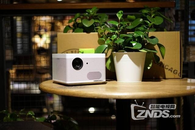 3999元即可打造私享巨幕影院，暴风AI无屏电视Max6深度评测