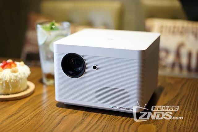 3999元即可打造私享巨幕影院，暴风AI无屏电视Max6深度评测