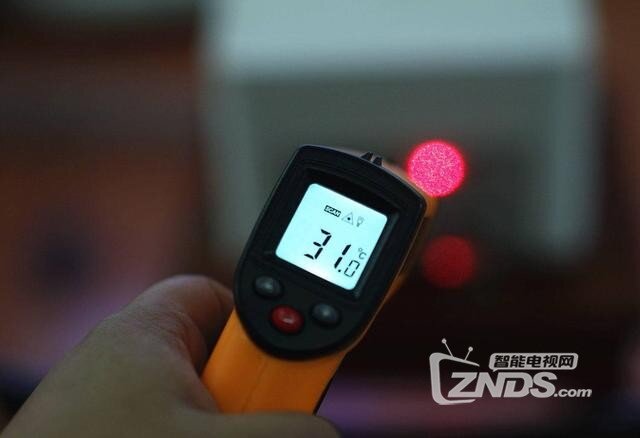 3999元即可打造私享巨幕影院，暴风AI无屏电视Max6深度评测
