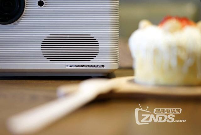 3999元即可打造私享巨幕影院，暴风AI无屏电视Max6深度评测