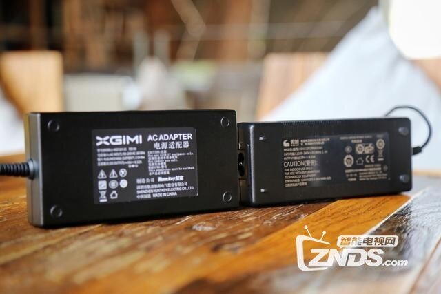 极米和微鲸选谁好？微鲸F1与极米Z5实际测评对比