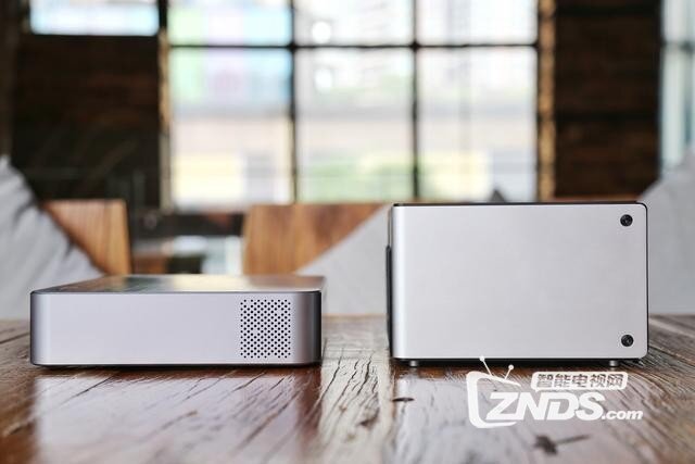 极米和微鲸选谁好？微鲸F1与极米Z5实际测评对比