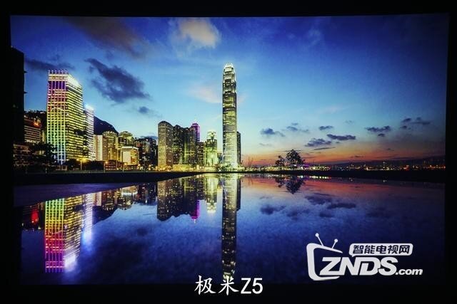 极米和微鲸选谁好？微鲸F1与极米Z5实际测评对比