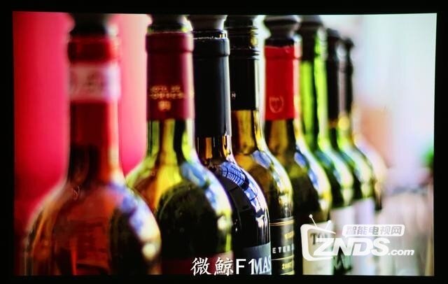 极米和微鲸选谁好？微鲸F1与极米Z5实际测评对比