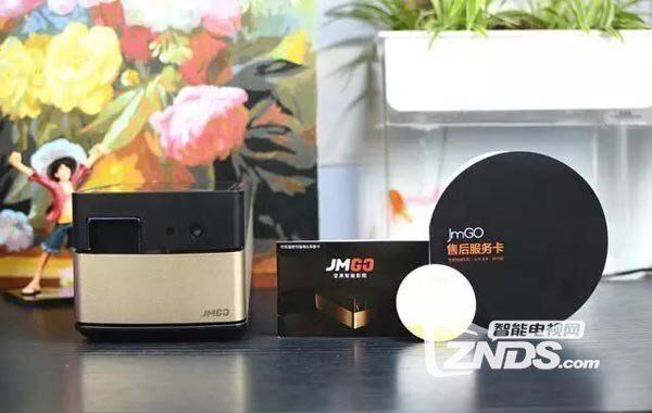 坚果V8评测：外观简洁，符合高品质人群设定