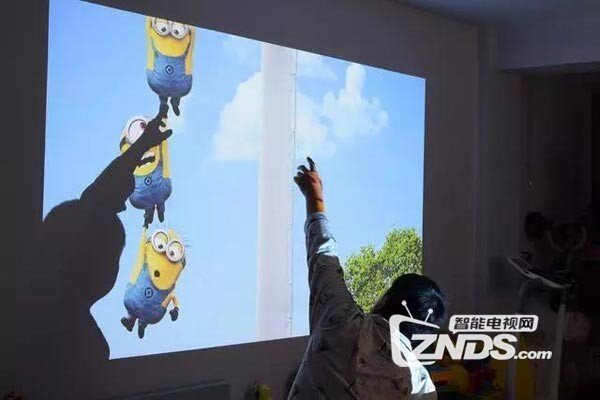 坚果V8评测：外观简洁，符合高品质人群设定