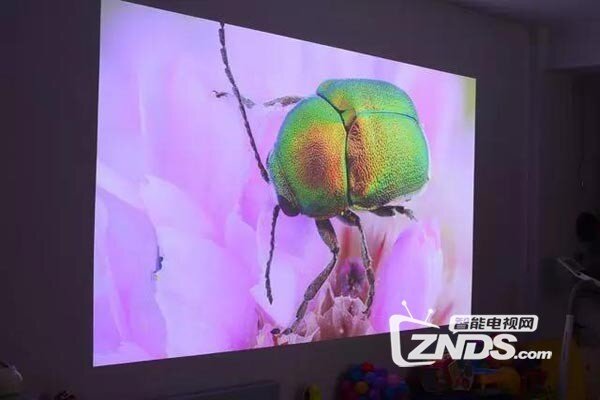 坚果V8评测：外观简洁，符合高品质人群设定