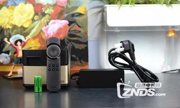 坚果V8评测：外观简洁，符合高品质人群设定