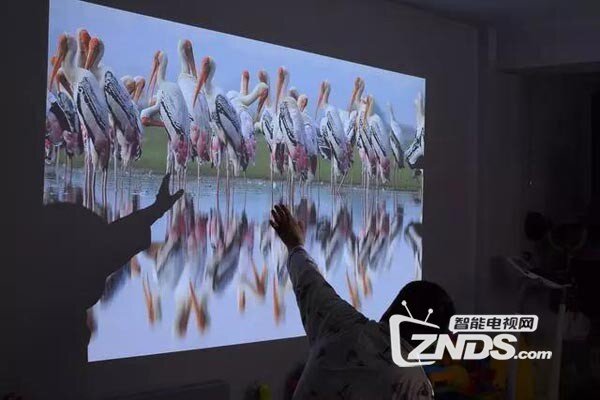 坚果V8评测：外观简洁，符合高品质人群设定